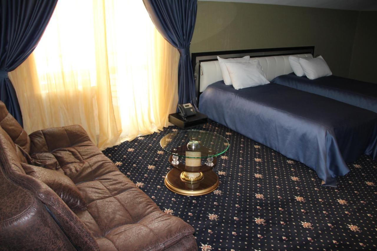 Hotel Villa Palace Bakuriani Eksteriør bilde