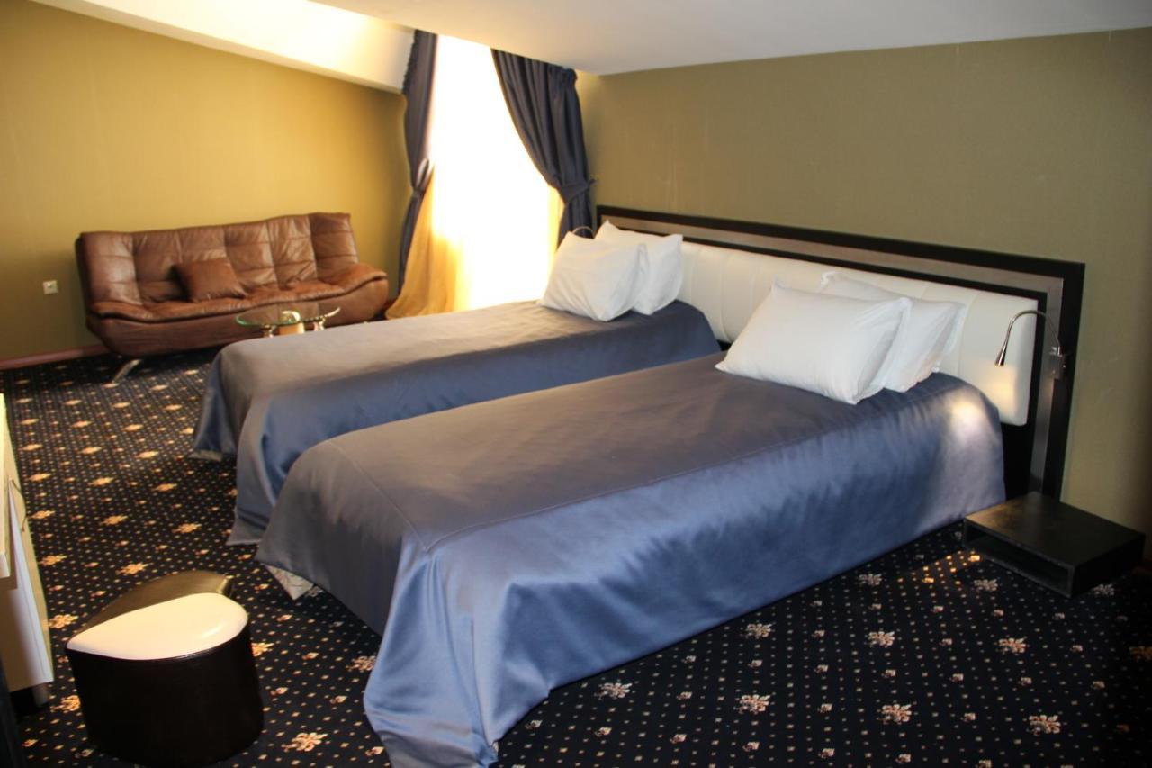 Hotel Villa Palace Bakuriani Eksteriør bilde